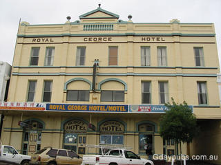 Royal George Hotel Motel