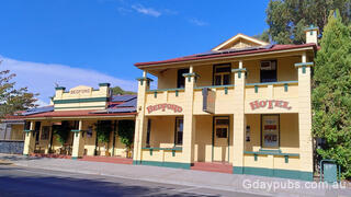 Bedford Hotel
Photo taken by Roderick Eime, Many Thanks Bedford Hotel