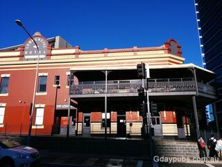 Commercial Hotel
Photo taken by Roderick Eime, Many Thanks Commercial Hotel