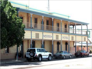 Ians' Western Hotel