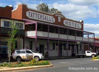 Tattersalls Hotel