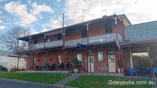 Gladstone Hotel