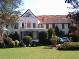 Olim's Canberra Hotel