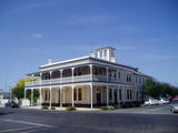 Heyward's Royal Oak Hotel