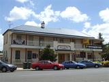 Apsley Arms Hotel