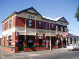 Mac's Hotel